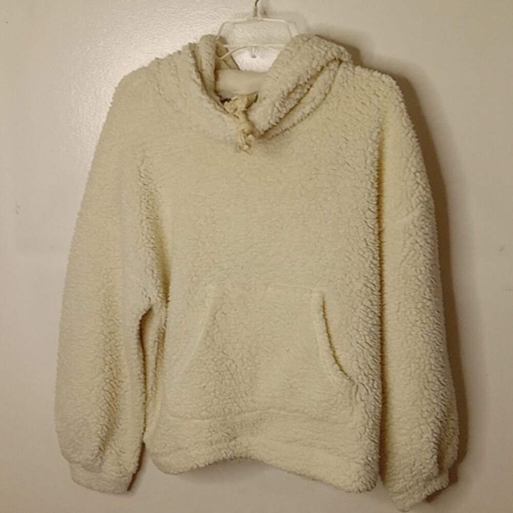 LUSH Women's Faux sherpa Medium cream pocketed hoodie.Casual,Atleisure,Winter